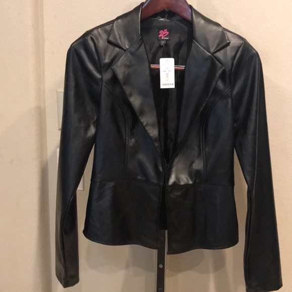 NWT BEBE 2B Black Faux Leather Peplum Jacket S - Picture 1 of 11